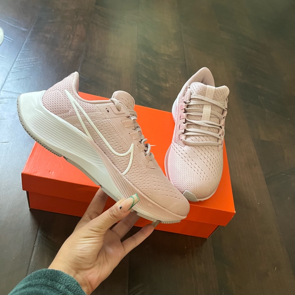 Nike Air Zoom Pegasus in champagne/white Barely Rose